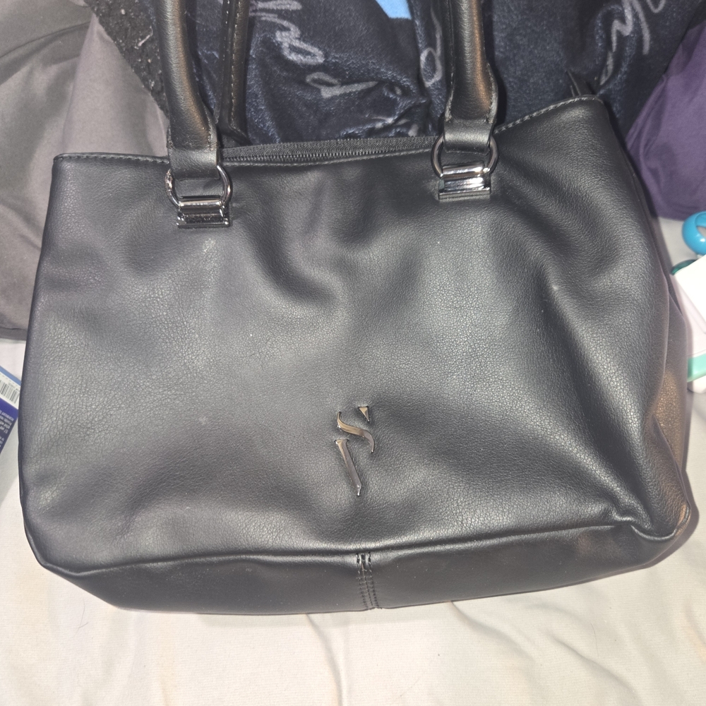 Simply Vera Black Leather Handbag